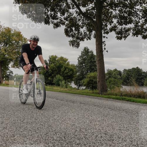 30.08.2026 - Elbe Triathlon Hamburg Michael Burmester http://msf.ph/oto/10050618 30.08.2026 10:04:32 Radfahren 553, 623, 809, 904 meine-sportfotos.de