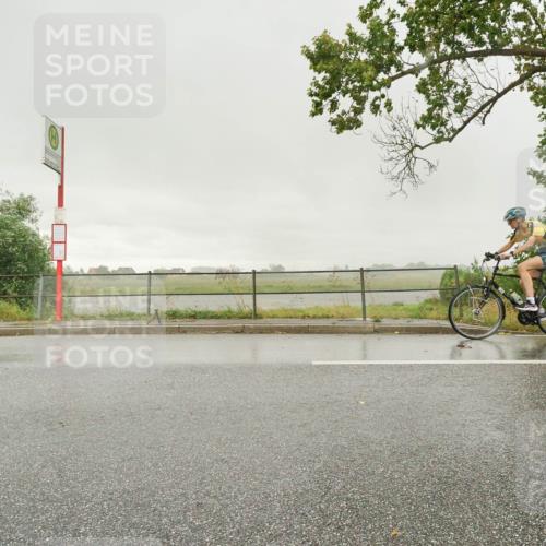 30.08.2026 - Elbe Triathlon Hamburg Michael Burmester http://msf.ph/oto/10050679 30.08.2026 15:49:09 Radfahren  meine-sportfotos.de