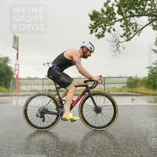 30.08.2026 - Elbe Triathlon Hamburg Michael Burmester http://msf.ph/oto/10050692 30.08.2026 15:49:16 Radfahren  meine-sportfotos.de