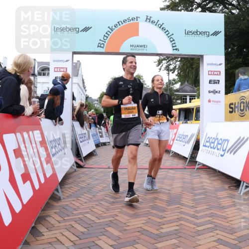 30.08.2026 - Blankeneser Heldenlauf Lena Gebhardt http://msf.ph/oto/10050739 30.08.2026 11:59:10 Ziel 2208, 2225, 2301, 2688, 2689, 2807 meine-sportfotos.de