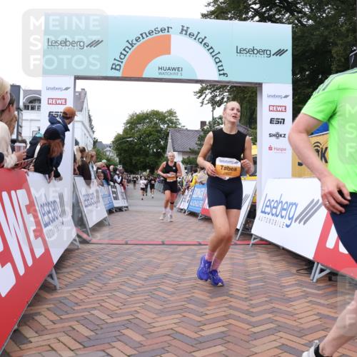 30.08.2026 - Blankeneser Heldenlauf Lena Gebhardt http://msf.ph/oto/10050777 30.08.2026 11:59:14 Ziel 2208, 2301, 2688, 2689, 2748, 2807 meine-sportfotos.de