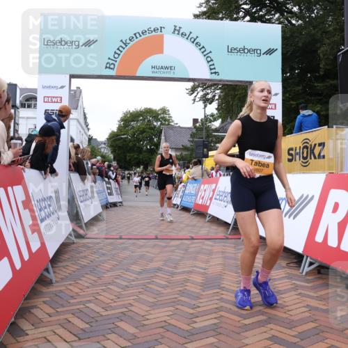 30.08.2026 - Blankeneser Heldenlauf Lena Gebhardt http://msf.ph/oto/10050787 30.08.2026 11:59:15 Ziel 2301, 2688, 2689, 2748, 2807 meine-sportfotos.de