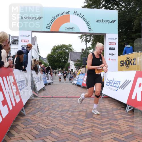 30.08.2026 - Blankeneser Heldenlauf Lena Gebhardt http://msf.ph/oto/10050804 30.08.2026 11:59:16 Ziel 2301, 2688, 2689, 2748, 2807 meine-sportfotos.de