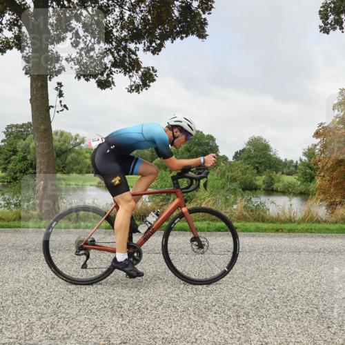 30.08.2026 - Elbe Triathlon Hamburg Michael Burmester http://msf.ph/oto/10050820 30.08.2026 09:47:29 Radfahren 260, 266, 267, 327, 358, 552, 566, 868 meine-sportfotos.de
