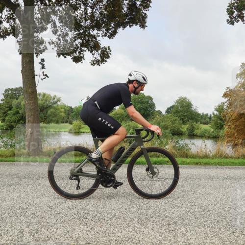 30.08.2026 - Elbe Triathlon Hamburg Michael Burmester http://msf.ph/oto/10050826 30.08.2026 09:47:33 Radfahren 260, 327, 358, 552, 868 meine-sportfotos.de