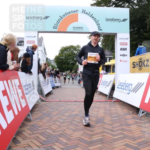 30.08.2026 - Blankeneser Heldenlauf Lena Gebhardt http://msf.ph/oto/10050885 30.08.2026 11:59:25 Ziel 2288, 2293, 2354, 2537 meine-sportfotos.de
