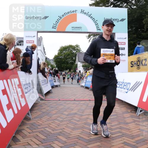 30.08.2026 - Blankeneser Heldenlauf Lena Gebhardt http://msf.ph/oto/10050896 30.08.2026 11:59:25 Ziel 2288, 2293, 2354, 2537 meine-sportfotos.de