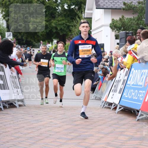 30.08.2026 - Blankeneser Heldenlauf Lena Gebhardt http://msf.ph/oto/10050926 30.08.2026 11:59:28 Ziel 2288, 2293, 2354, 2537, 4296 meine-sportfotos.de