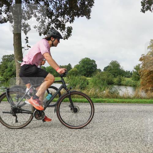 30.08.2026 - Elbe Triathlon Hamburg Michael Burmester http://msf.ph/oto/10050961 30.08.2026 09:49:23 Radfahren 329, 391, 405, 476, 509, 597, 766 meine-sportfotos.de