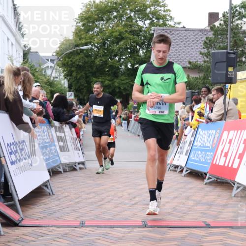 30.08.2026 - Blankeneser Heldenlauf Lena Gebhardt http://msf.ph/oto/10050971 30.08.2026 11:59:31 Ziel 2288, 2293, 2802, 4296 meine-sportfotos.de