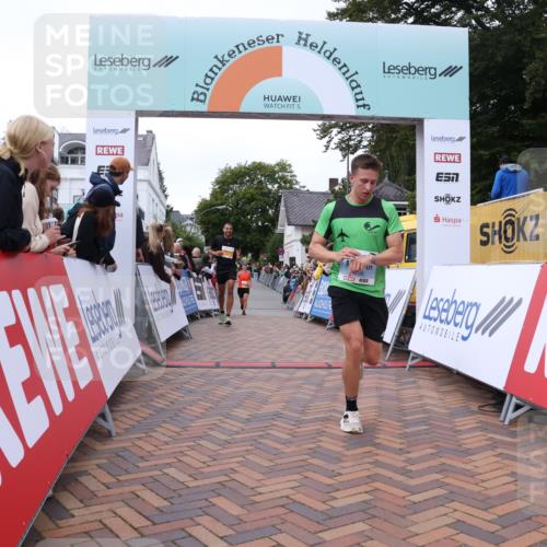 30.08.2026 - Blankeneser Heldenlauf Lena Gebhardt http://msf.ph/oto/10050989 30.08.2026 11:59:32 Ziel 2293, 2479, 2802, 4296 meine-sportfotos.de