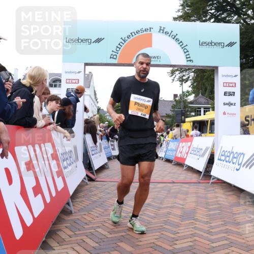 30.08.2026 - Blankeneser Heldenlauf Lena Gebhardt http://msf.ph/oto/10051026 30.08.2026 11:59:36 Ziel 2293, 2479, 2802, 4296 meine-sportfotos.de
