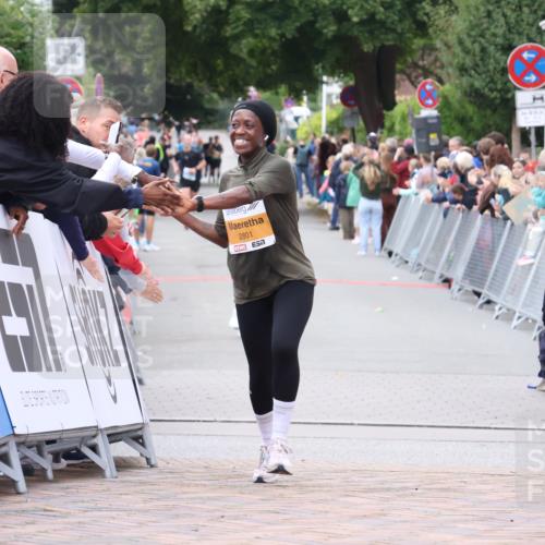 30.08.2026 - Blankeneser Heldenlauf Lena Gebhardt http://msf.ph/oto/10051070 30.08.2026 11:59:46 Ziel 2801 meine-sportfotos.de