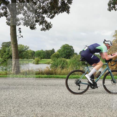 30.08.2026 - Elbe Triathlon Hamburg Michael Burmester http://msf.ph/oto/10051077 30.08.2026 09:51:16 Radfahren 565, 570, 708, 709, 754, 860, 936, 977 meine-sportfotos.de