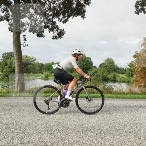 30.08.2026 - Elbe Triathlon Hamburg Michael Burmester http://msf.ph/oto/10051085 30.08.2026 09:51:18 Radfahren 565, 570, 708, 709, 860, 861, 936, 977 meine-sportfotos.de