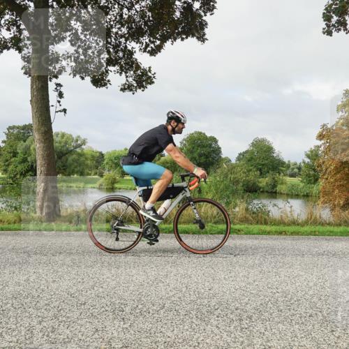 30.08.2026 - Elbe Triathlon Hamburg Michael Burmester http://msf.ph/oto/10051111 30.08.2026 09:51:38 Radfahren 431, 482, 554, 602, 609, 683, 763, 865, 905 meine-sportfotos.de