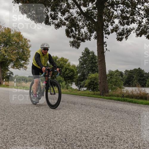 30.08.2026 - Elbe Triathlon Hamburg Michael Burmester http://msf.ph/oto/10051118 30.08.2026 10:11:17 Radfahren 364, 581, 633, 749, 836, 920, 927 meine-sportfotos.de