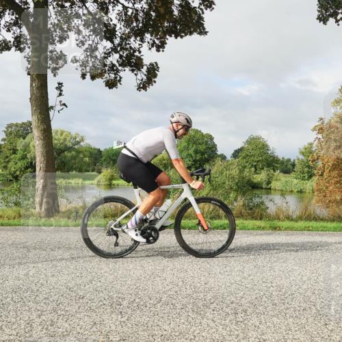 30.08.2026 - Elbe Triathlon Hamburg Michael Burmester http://msf.ph/oto/10051146 30.08.2026 09:52:00 Radfahren 434, 686, 690, 792 meine-sportfotos.de
