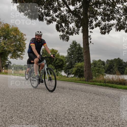 30.08.2026 - Elbe Triathlon Hamburg Michael Burmester http://msf.ph/oto/10051175 30.08.2026 10:12:12 Radfahren 400, 665, 698, 710, 853, 980 meine-sportfotos.de