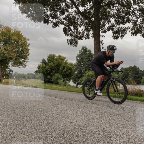 30.08.2026 - Elbe Triathlon Hamburg Michael Burmester http://msf.ph/oto/10051179 30.08.2026 10:12:13 Radfahren 400, 665, 698, 710, 853, 980 meine-sportfotos.de