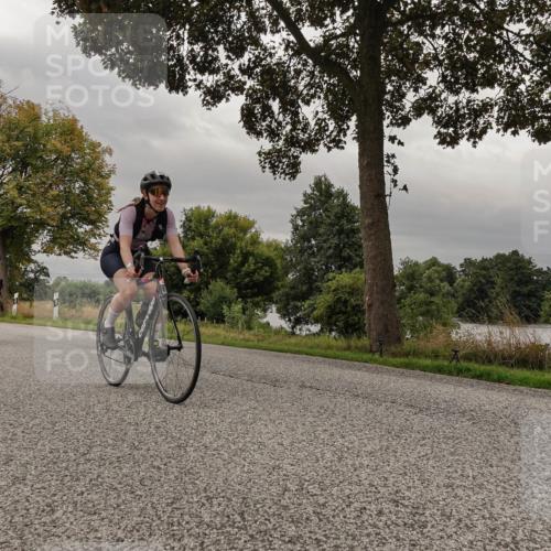 30.08.2026 - Elbe Triathlon Hamburg Michael Burmester http://msf.ph/oto/10051197 30.08.2026 10:12:27 Radfahren 437, 569, 734, 833, 902, 939, 976 meine-sportfotos.de