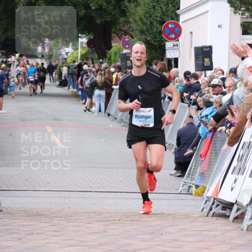 30.08.2026 - Blankeneser Heldenlauf Lena Gebhardt http://msf.ph/oto/10051204 30.08.2026 11:59:57 Ziel 2008, 4111 meine-sportfotos.de