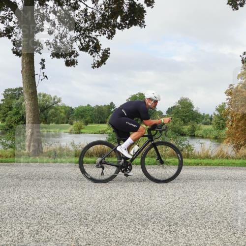 30.08.2026 - Elbe Triathlon Hamburg Michael Burmester http://msf.ph/oto/10051212 30.08.2026 09:52:36 Radfahren 389, 425, 439, 739, 811, 834, 889, 903 meine-sportfotos.de