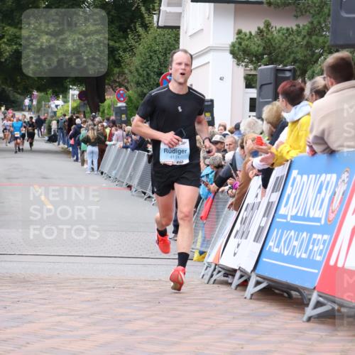 30.08.2026 - Blankeneser Heldenlauf Lena Gebhardt http://msf.ph/oto/10051216 30.08.2026 11:59:58 Ziel 2008, 4111 meine-sportfotos.de