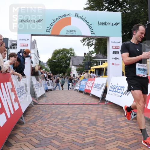 30.08.2026 - Blankeneser Heldenlauf Lena Gebhardt http://msf.ph/oto/10051257 30.08.2026 12:00:01 Ziel 2008, 4111 meine-sportfotos.de