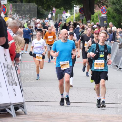 30.08.2026 - Blankeneser Heldenlauf Lena Gebhardt http://msf.ph/oto/10051267 30.08.2026 12:00:19 Ziel  meine-sportfotos.de