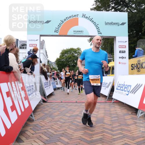 30.08.2026 - Blankeneser Heldenlauf Lena Gebhardt http://msf.ph/oto/10051335 30.08.2026 12:00:26 Ziel 2160, 2161, 2168, 2461, 2528, 2572, 2593, 2630 meine-sportfotos.de