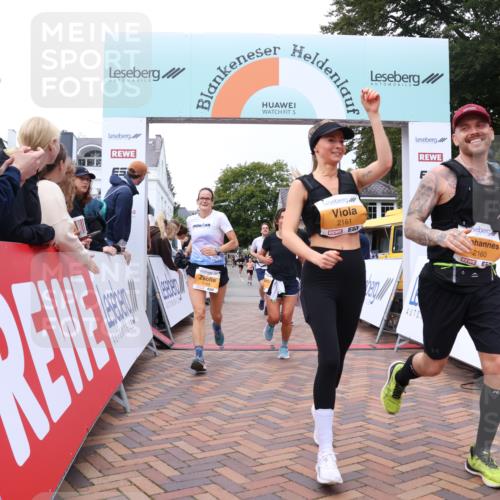 30.08.2026 - Blankeneser Heldenlauf Lena Gebhardt http://msf.ph/oto/10051371 30.08.2026 12:00:28 Ziel 2160, 2161, 2168, 2461, 2528, 2572, 2593, 2630 meine-sportfotos.de