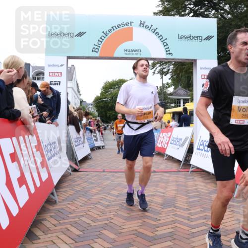 30.08.2026 - Blankeneser Heldenlauf Lena Gebhardt http://msf.ph/oto/10051418 30.08.2026 12:00:31 Ziel 2160, 2161, 2168, 2273, 2461, 2528, 2572, 2593, 2630 meine-sportfotos.de
