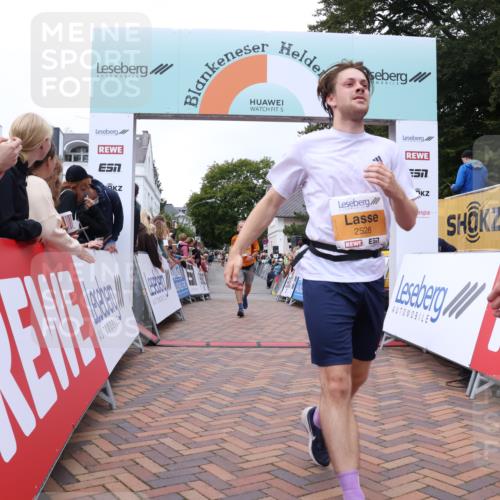 30.08.2026 - Blankeneser Heldenlauf Lena Gebhardt http://msf.ph/oto/10051428 30.08.2026 12:00:32 Ziel 2160, 2161, 2168, 2273, 2461, 2528, 2572, 2593, 2630 meine-sportfotos.de