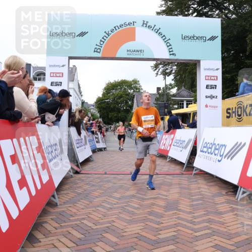 30.08.2026 - Blankeneser Heldenlauf Lena Gebhardt http://msf.ph/oto/10051444 30.08.2026 12:00:34 Ziel 2160, 2161, 2168, 2273, 2461, 2528, 2593, 2891 meine-sportfotos.de