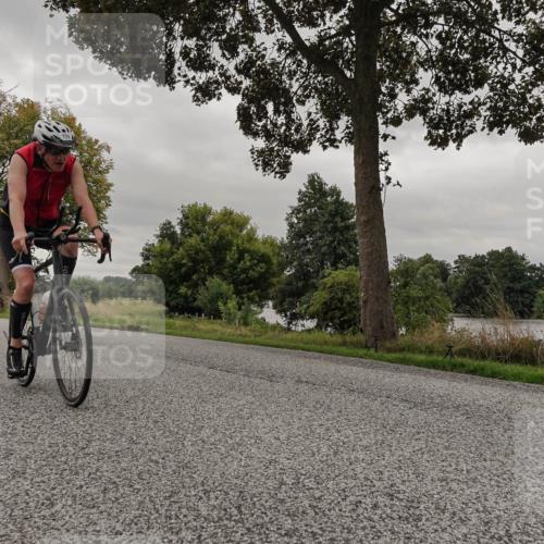 30.08.2026 - Elbe Triathlon Hamburg Michael Burmester http://msf.ph/oto/10051471 30.08.2026 10:16:23 Radfahren 548, 650, 726, 863 meine-sportfotos.de