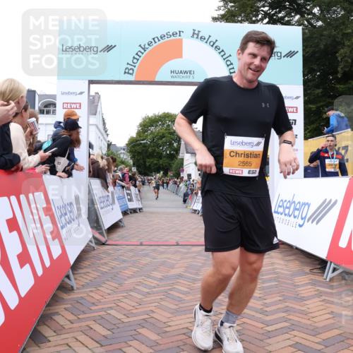 30.08.2026 - Blankeneser Heldenlauf Lena Gebhardt http://msf.ph/oto/10051528 30.08.2026 12:00:41 Ziel 2273, 2565, 2891 meine-sportfotos.de