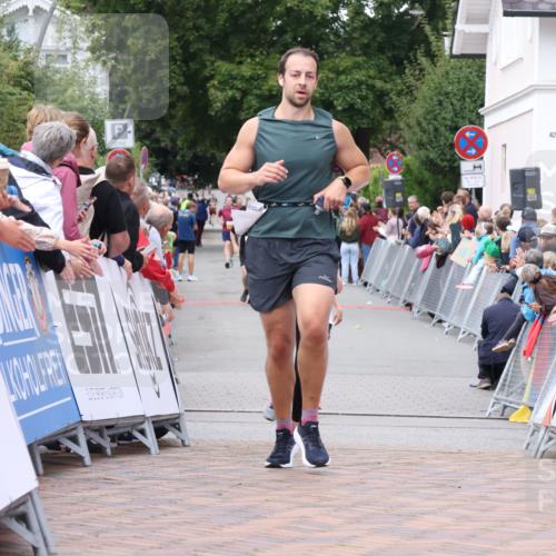 30.08.2026 - Blankeneser Heldenlauf Lena Gebhardt http://msf.ph/oto/10051556 30.08.2026 12:00:48 Ziel 2026, 2181 meine-sportfotos.de