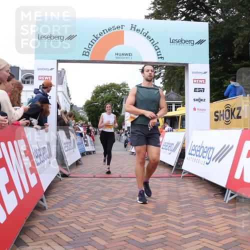 30.08.2026 - Blankeneser Heldenlauf Lena Gebhardt http://msf.ph/oto/10051575 30.08.2026 12:00:52 Ziel 2020, 2026, 2181 meine-sportfotos.de