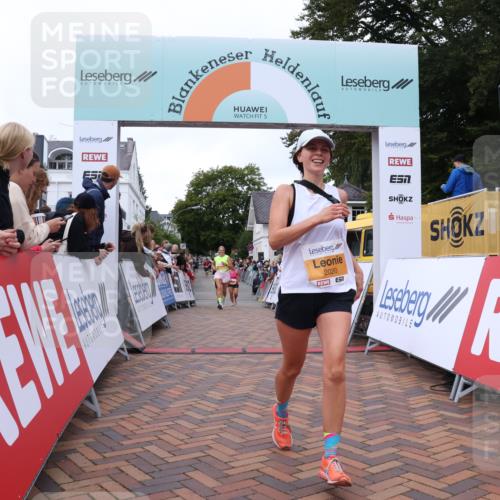 30.08.2026 - Blankeneser Heldenlauf Lena Gebhardt http://msf.ph/oto/10051618 30.08.2026 12:00:55 Ziel 2020, 2026, 2181, 2856 meine-sportfotos.de