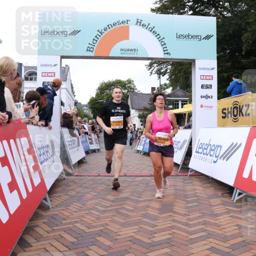 30.08.2026 - Blankeneser Heldenlauf Lena Gebhardt http://msf.ph/oto/10051688 30.08.2026 12:01:02 Ziel 2020, 2323, 2349, 2856 meine-sportfotos.de