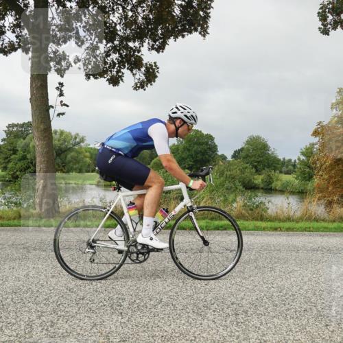 30.08.2026 - Elbe Triathlon Hamburg Michael Burmester http://msf.ph/oto/10051694 30.08.2026 09:59:02 Radfahren 299, 409, 579, 580, 605, 664, 691, 718 meine-sportfotos.de