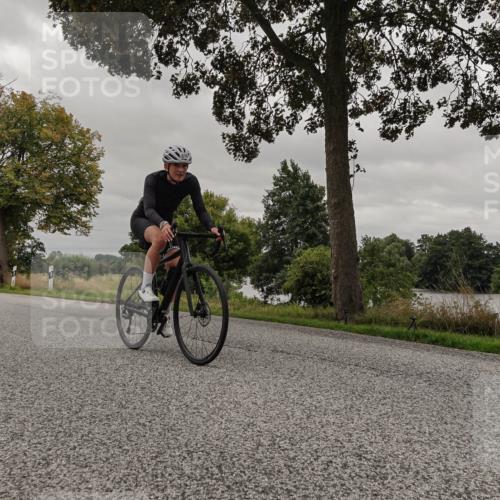 30.08.2026 - Elbe Triathlon Hamburg Michael Burmester http://msf.ph/oto/10051724 30.08.2026 10:21:17 Radfahren 553, 694, 805, 821 meine-sportfotos.de