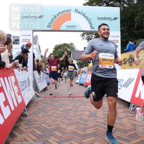30.08.2026 - Blankeneser Heldenlauf Lena Gebhardt http://msf.ph/oto/10051788 30.08.2026 12:01:12 Ziel 2145, 2146, 2286, 2660, 2917, 2937 meine-sportfotos.de