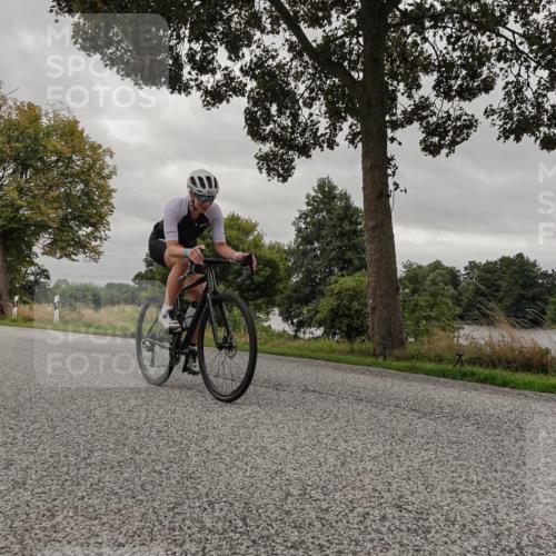 30.08.2026 - Elbe Triathlon Hamburg Michael Burmester http://msf.ph/oto/10051801 30.08.2026 10:23:18 Radfahren 817, 845 meine-sportfotos.de