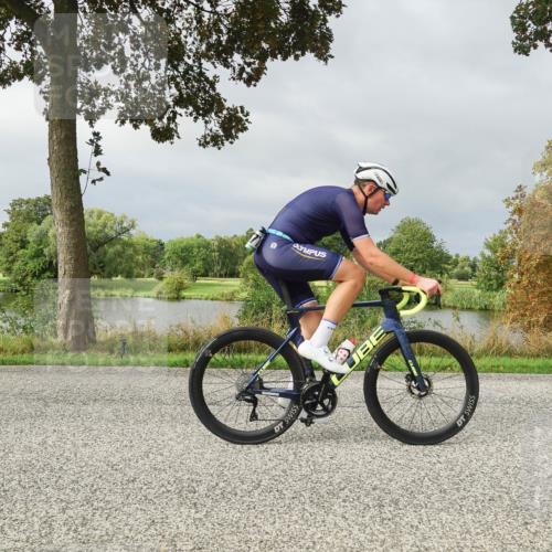 30.08.2026 - Elbe Triathlon Hamburg Michael Burmester http://msf.ph/oto/10051807 30.08.2026 10:00:41 Radfahren 577, 724, 751, 866 meine-sportfotos.de