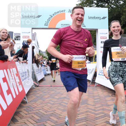30.08.2026 - Blankeneser Heldenlauf Lena Gebhardt http://msf.ph/oto/10051831 30.08.2026 12:01:14 Ziel 2145, 2146, 2286, 2660, 2765, 2917, 2937 meine-sportfotos.de