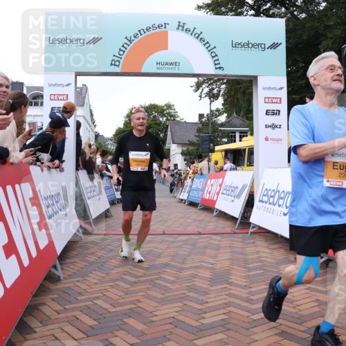30.08.2026 - Blankeneser Heldenlauf Lena Gebhardt http://msf.ph/oto/10051858 30.08.2026 12:01:16 Ziel 2145, 2146, 2286, 2660, 2765, 2830, 2917, 2937 meine-sportfotos.de