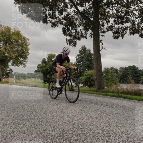 30.08.2026 - Elbe Triathlon Hamburg Michael Burmester http://msf.ph/oto/10051883 30.08.2026 10:24:53 Radfahren 889 meine-sportfotos.de