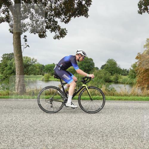 30.08.2026 - Elbe Triathlon Hamburg Michael Burmester http://msf.ph/oto/10051893 30.08.2026 10:02:06 Radfahren 438, 552, 622, 640, 702, 704, 915, 940 meine-sportfotos.de